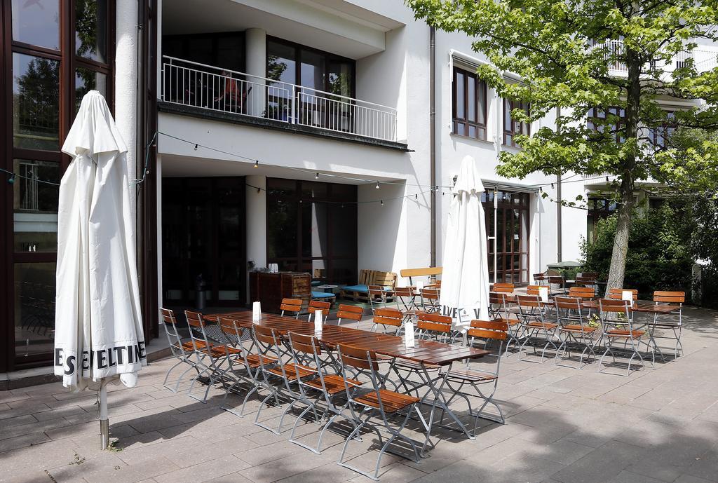 Tagungs- Und Bildungszentrum Steinbach/Taunus Steinbach im Taunus Exteriör bild